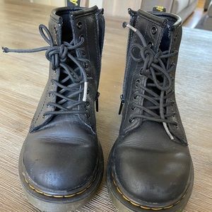 Girl’s Dr.Martens